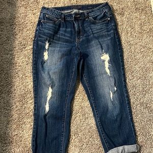 Jennifer Lopez Capri size 8 distressed jeans